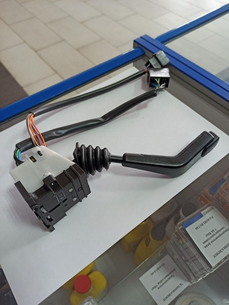 Переключатель указателей поворотов и света НЕ ИСПОЛ 3709.50.01 3912.3769-03(аналог ПКП-1 с проводом) — 1