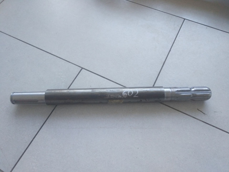 Вал головки 8245-036-020-602 — 2